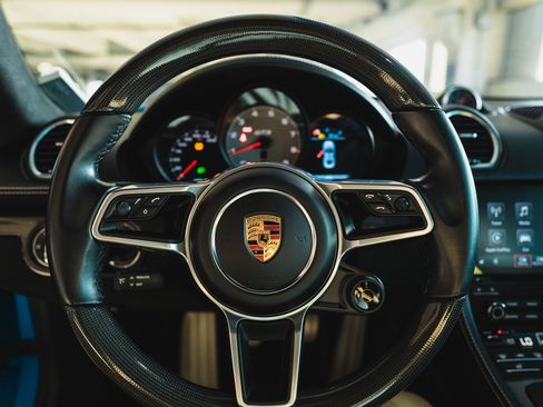 Used 2022 Porsche 718 Cayman GTS image 26