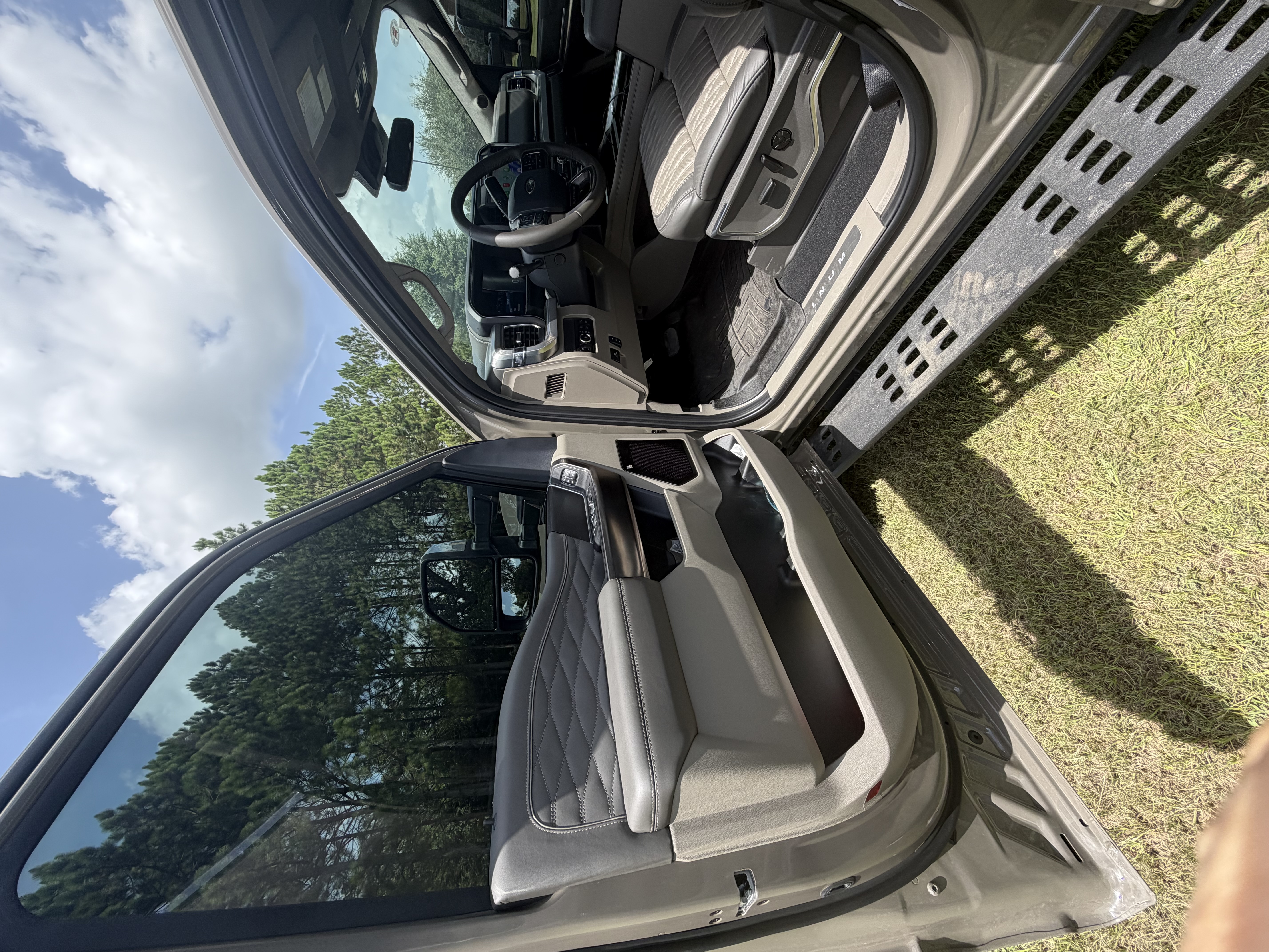 Used 2026 Ford F250 Platinum w/ Platinum Plus Package AWD/4WD image 12