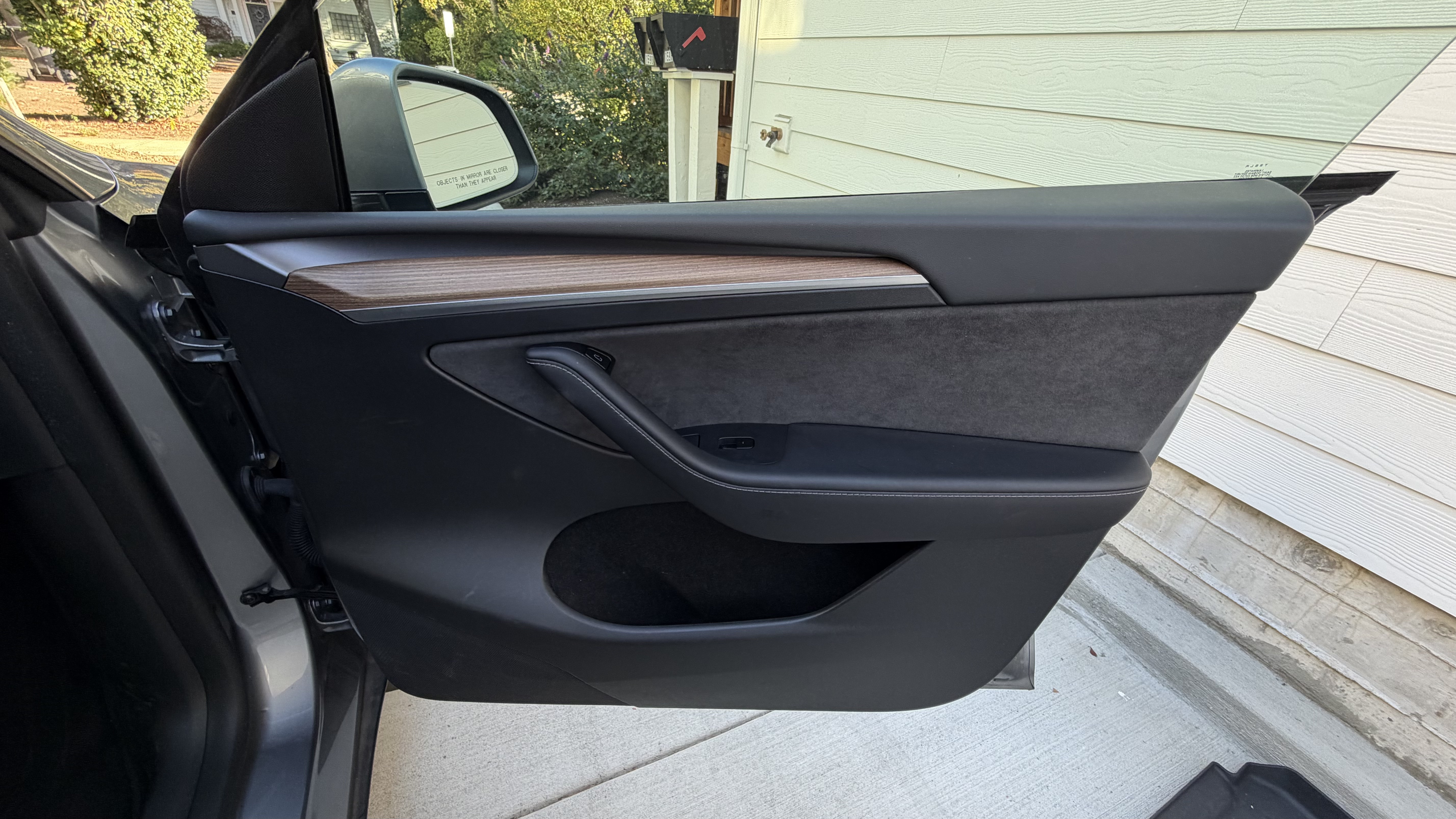 Used 2025 Tesla Model Y Long Range AWD/4WD image 22