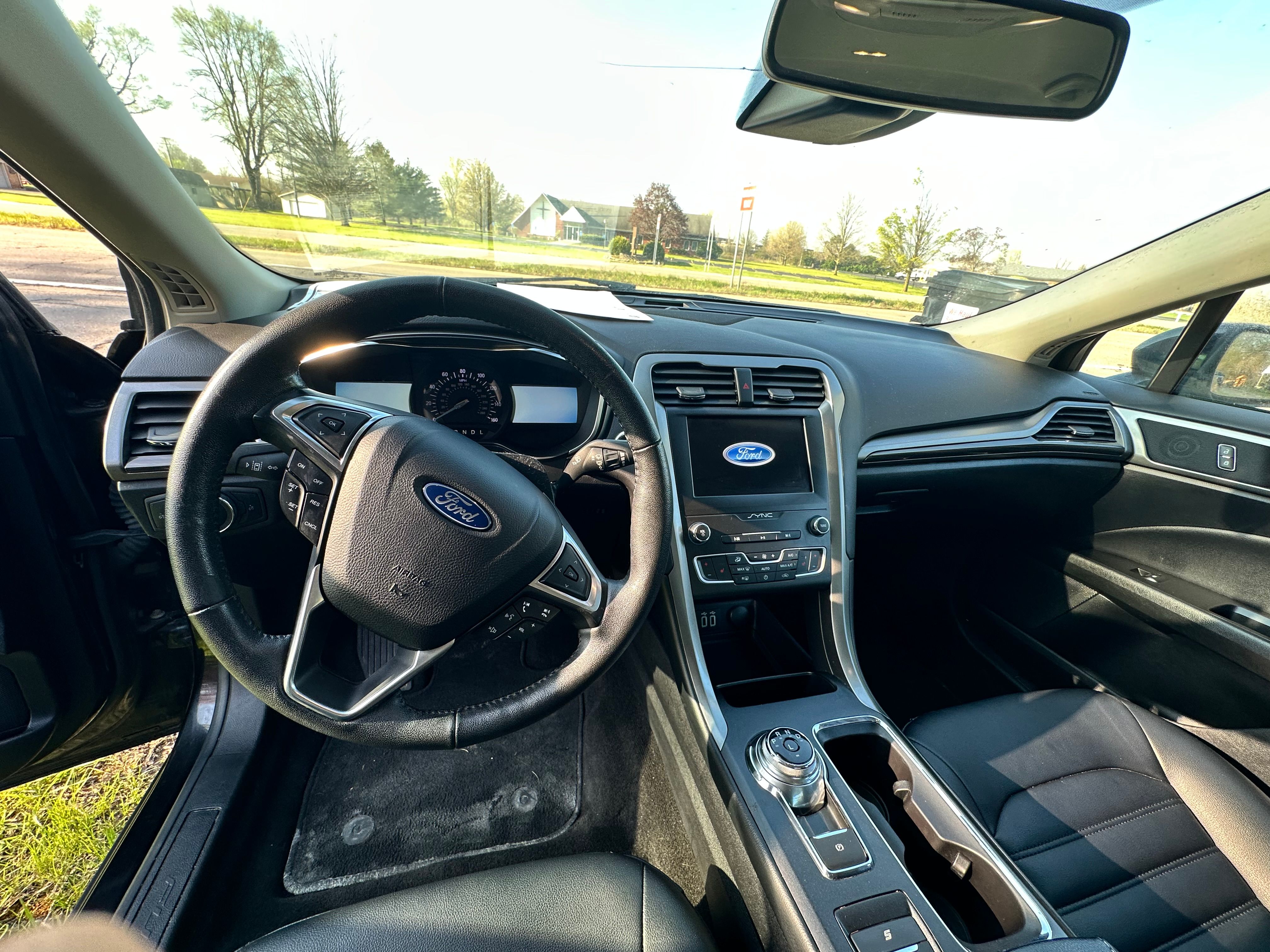 Used 2020 Ford Fusion SEL FWD image 6