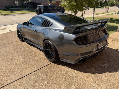 Used 2020 Ford Mustang Shelby GT500 w/ Technology Package image 2