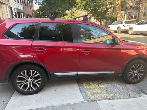 Used 2016 Mitsubishi Outlander ES AWD/4WD image 4