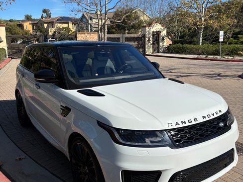 Used 2018 Land Rover Range Rover Sport HSE Dynamic image 4