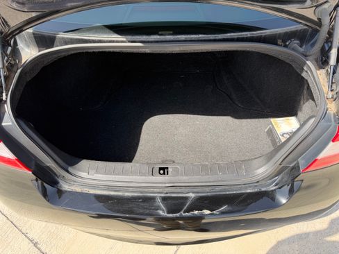 Used 2011 INFINITI M56 w/ Sport Pkg RWD image 8