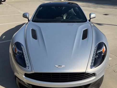 Used 2016 Aston Martin Vanquish Coupe 2D image 5
