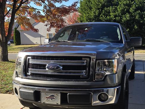 Used 2014 Ford F150 XLT image 8