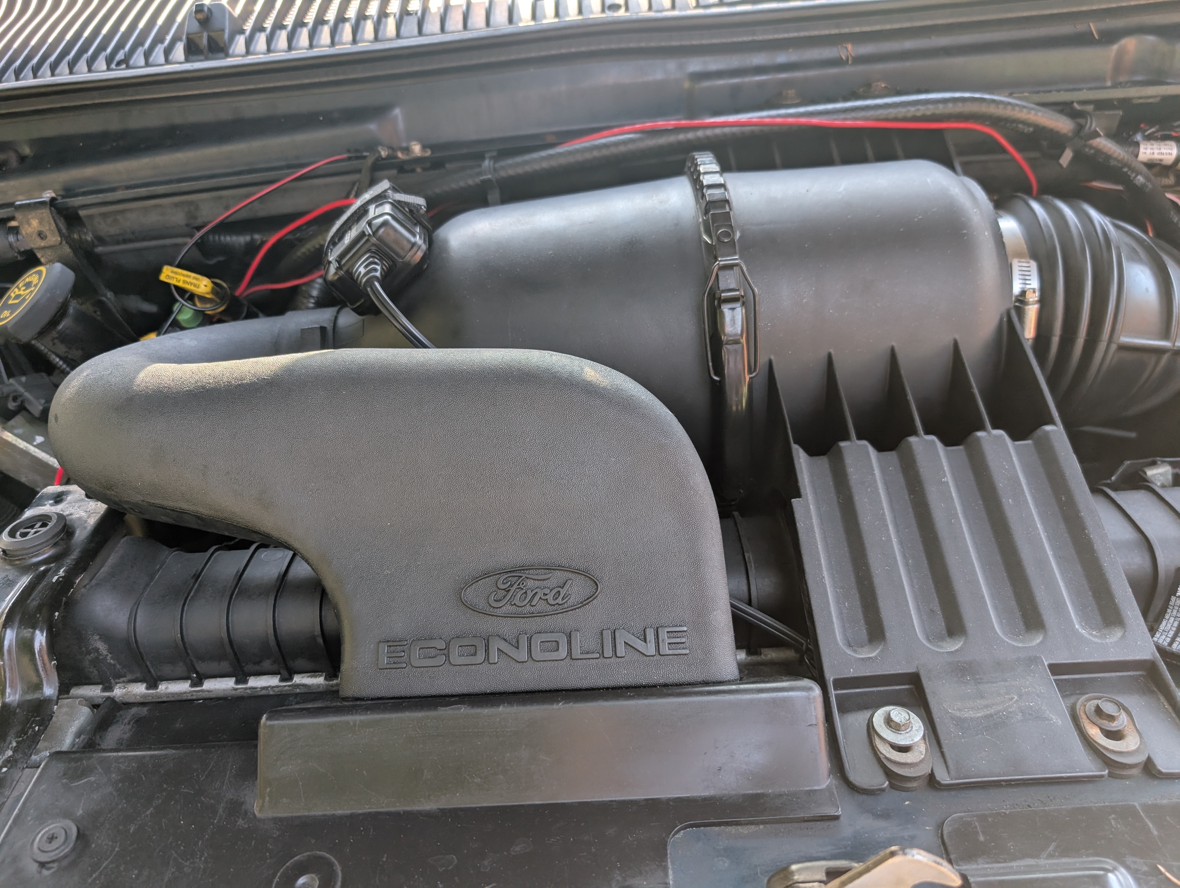 Used 2000 Ford E-350 and Econoline 350 Club Wagon RWD image 23