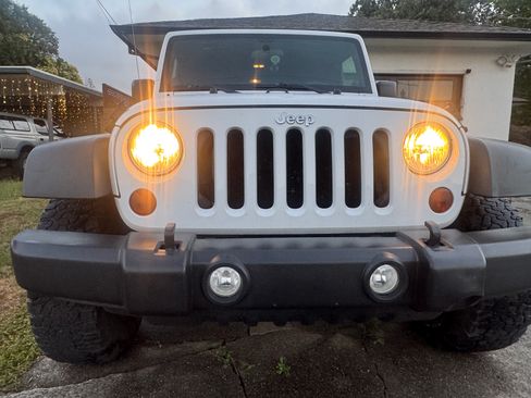 Used 2011 Jeep Wrangler Unlimited Sport AWD/4WD image 17