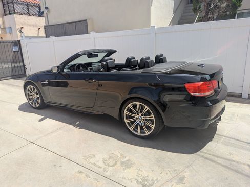 Used 2010 BMW M3 Convertible image 4