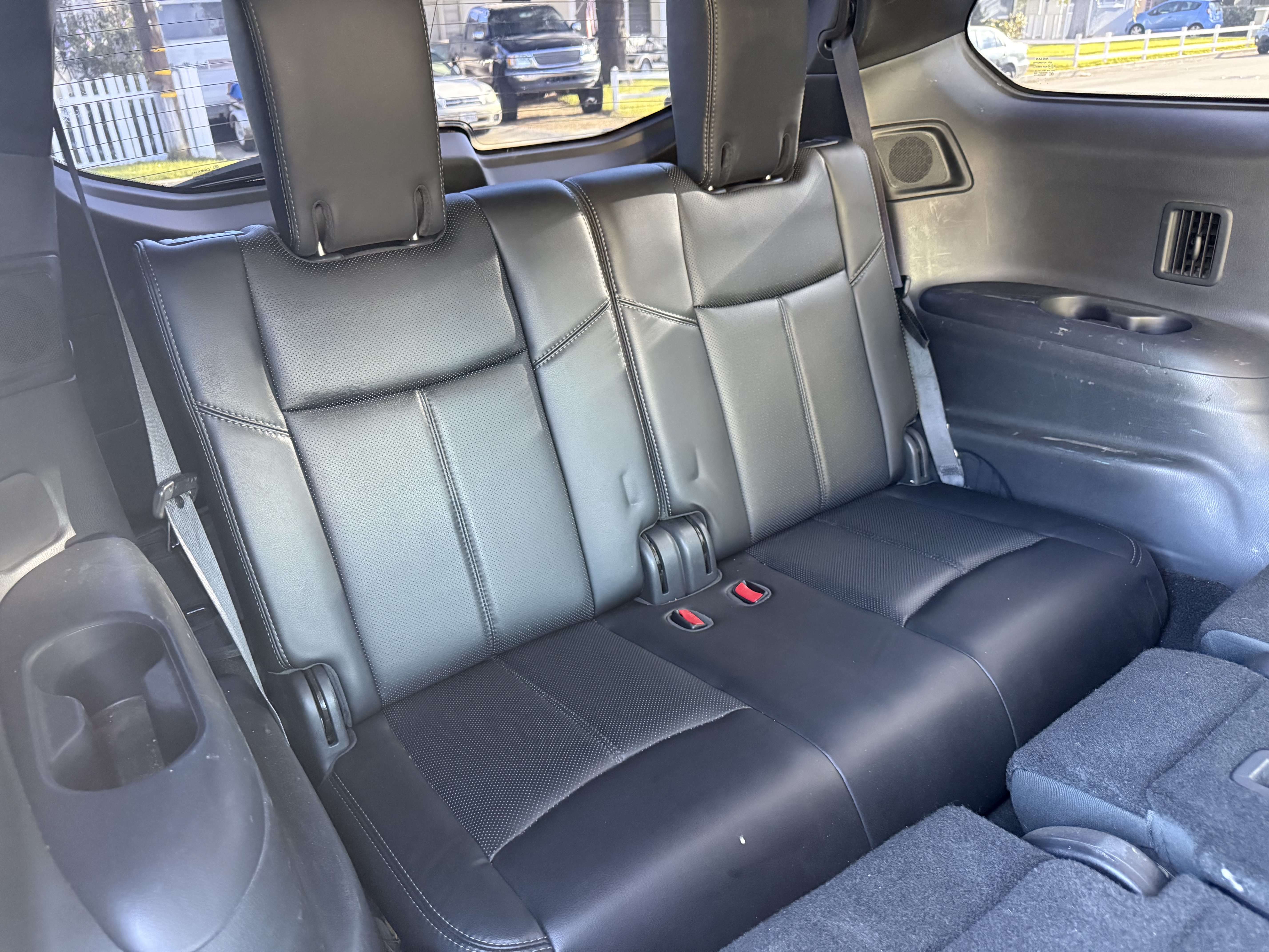 Used 2015 Nissan Pathfinder Platinum w/ Cargo Package FWD image 18
