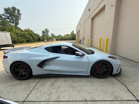 Used 2022 Chevrolet Corvette Stingray Preferred Cpe w/ Z51 Performance Package RWD image 19