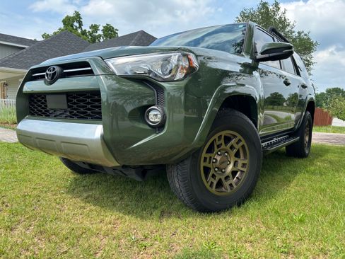 Used 2022 Toyota 4Runner TRD Off-Road Premium w/ Moonroof Package image 2