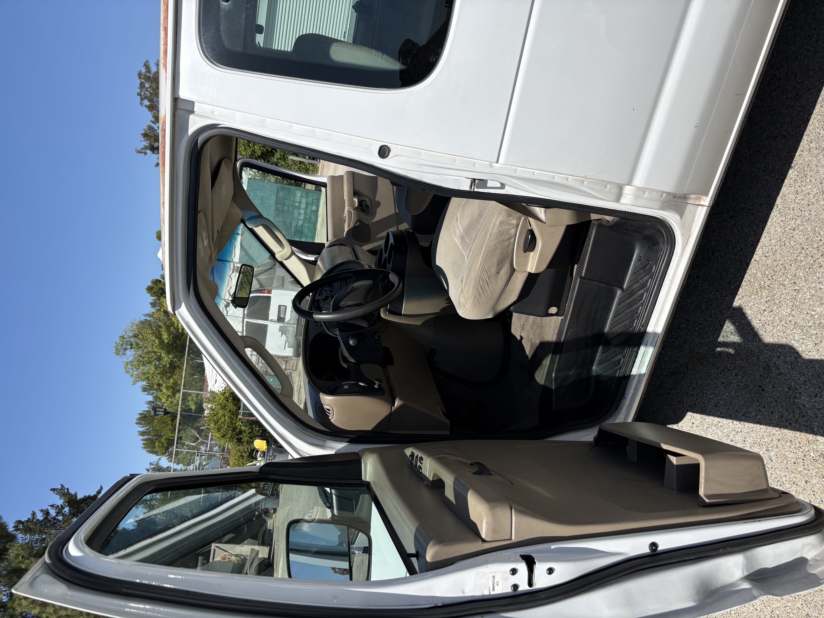 Used 2006 Ford E-350 and Econoline 350 XLT RWD image 6