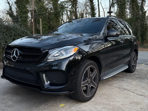 Used 2018 Mercedes-Benz GLE 350 350 Sport Utility 4D image 2