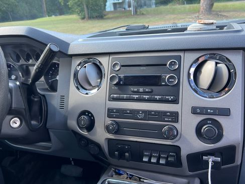 Used 2015 Ford F350 XLT w/ XLT Premium Package AWD/4WD image 8