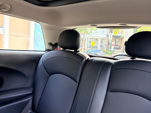 Used 2019 MINI Cooper 2-Door Hardtop w/ Premium Package FWD image 12