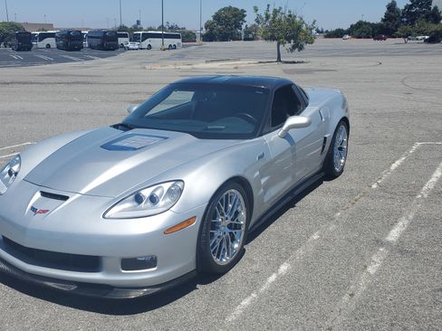 Used 2009 Chevrolet Corvette ZR1 w/ Preferred Equipment Group image 2