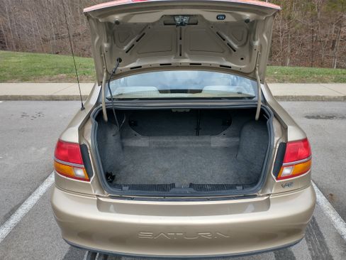Used 2001 Saturn L-Series L300 image 10