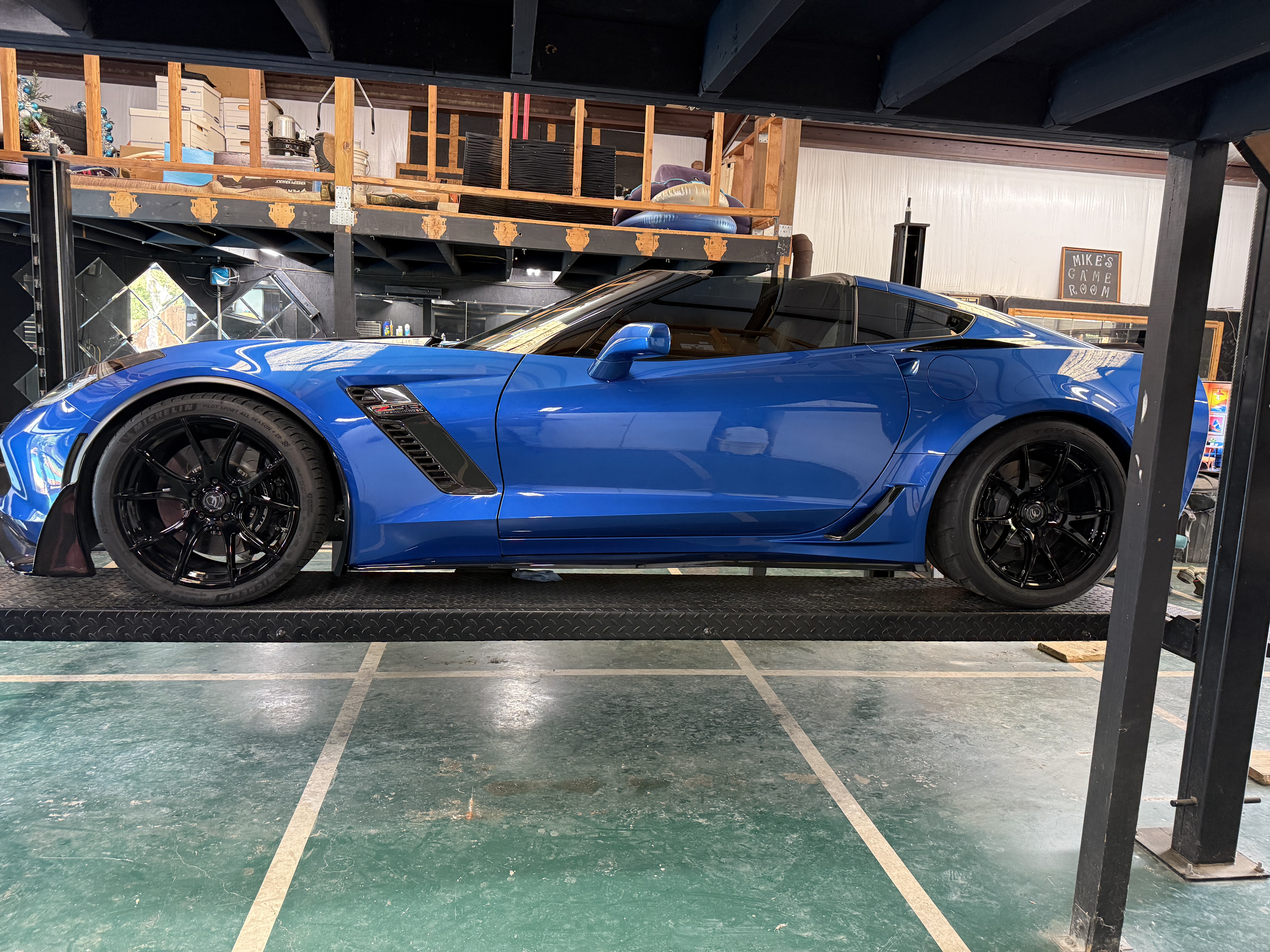 Used 2016 Chevrolet Corvette Z06 w/ 2LZ Preferred Equipment Group RWD image 10