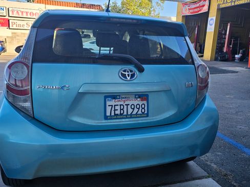 Used 2014 Toyota Prius C One image 14