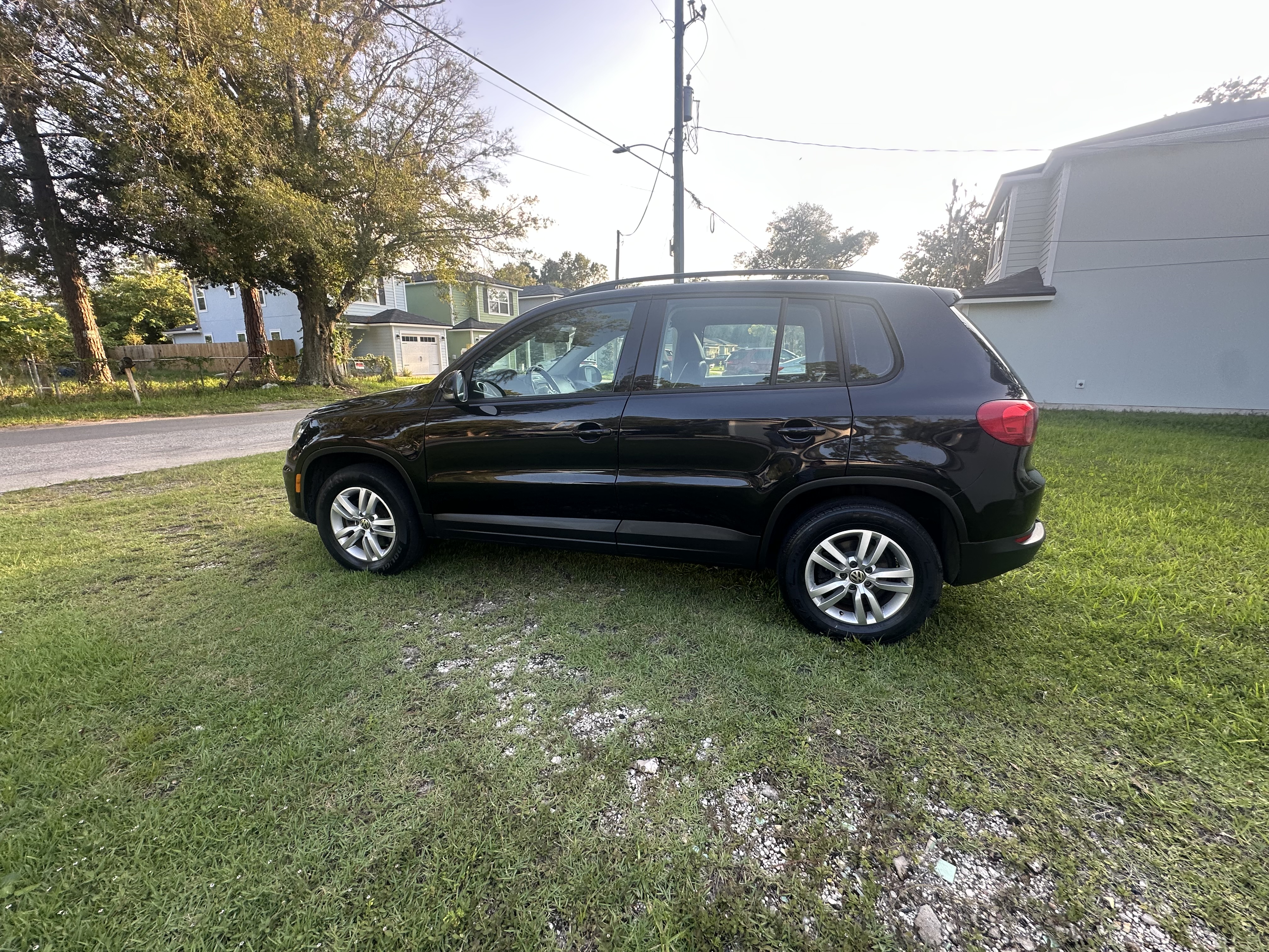 Used 2016 Volkswagen Tiguan S FWD image 2
