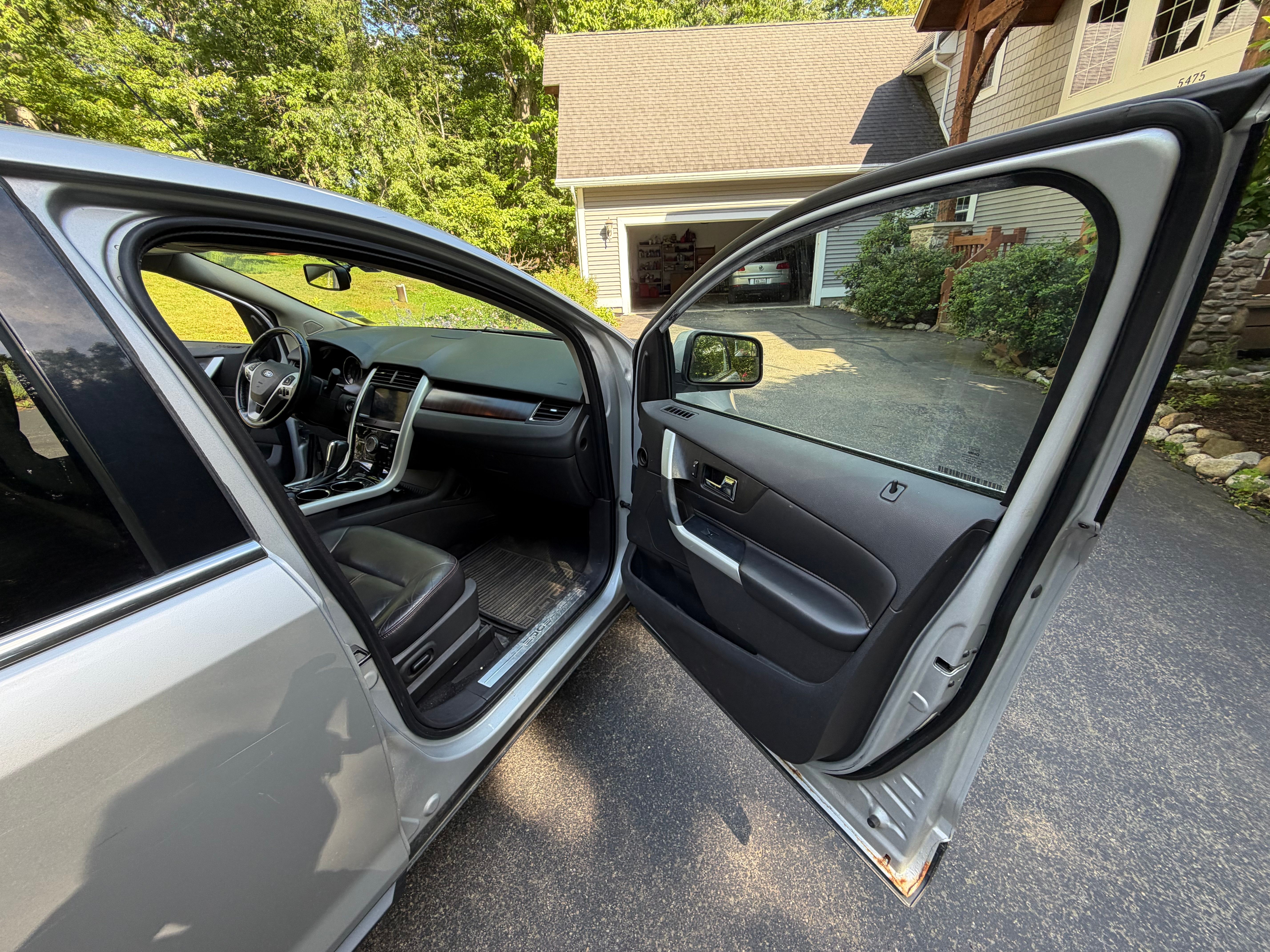 Used 2011 Ford Edge Limited w/ Trailer Tow Package AWD/4WD image 10