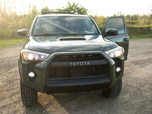 Used 2020 Toyota 4Runner TRD Pro AWD/4WD image 2