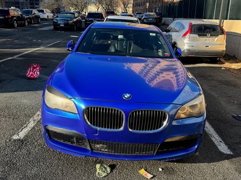 Used 2012 BMW 740i image 2