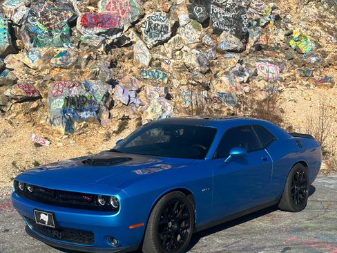 Used 2015 Dodge Challenger R/T Plus image 10