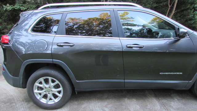 Used 2015 Jeep Cherokee Latitude FWD image 9