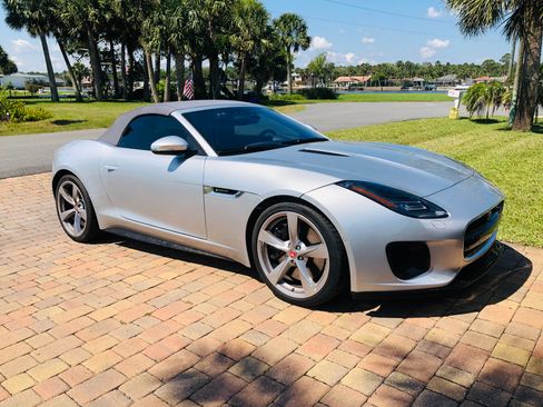 Used 2019 Jaguar F-TYPE R-Dynamic RWD image 1