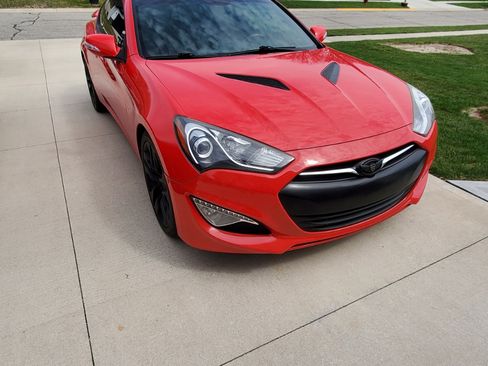 Used 2013 Hyundai Genesis 3.8 RWD image 5