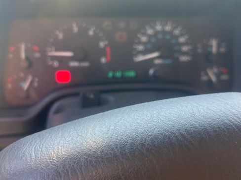 Used 2000 Jeep Wrangler Sport AWD/4WD image 6