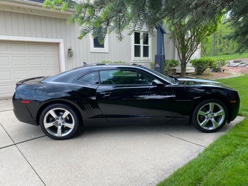 Used 2010 Chevrolet Camaro LT w/ RS Package RWD image 11