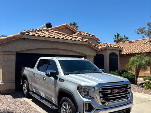 Used 2022 GMC Sierra 1500 SLT w/ SLT Premium Package AWD/4WD image 6