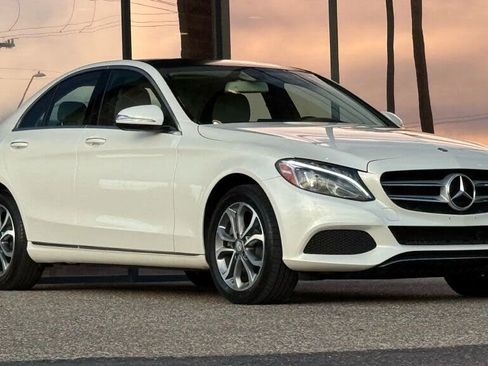 Used 2015 Mercedes-Benz C 300 4MATIC Sedan image 2