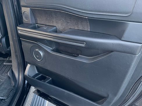 Used 2019 Ford Expedition Max Limited RWD image 27