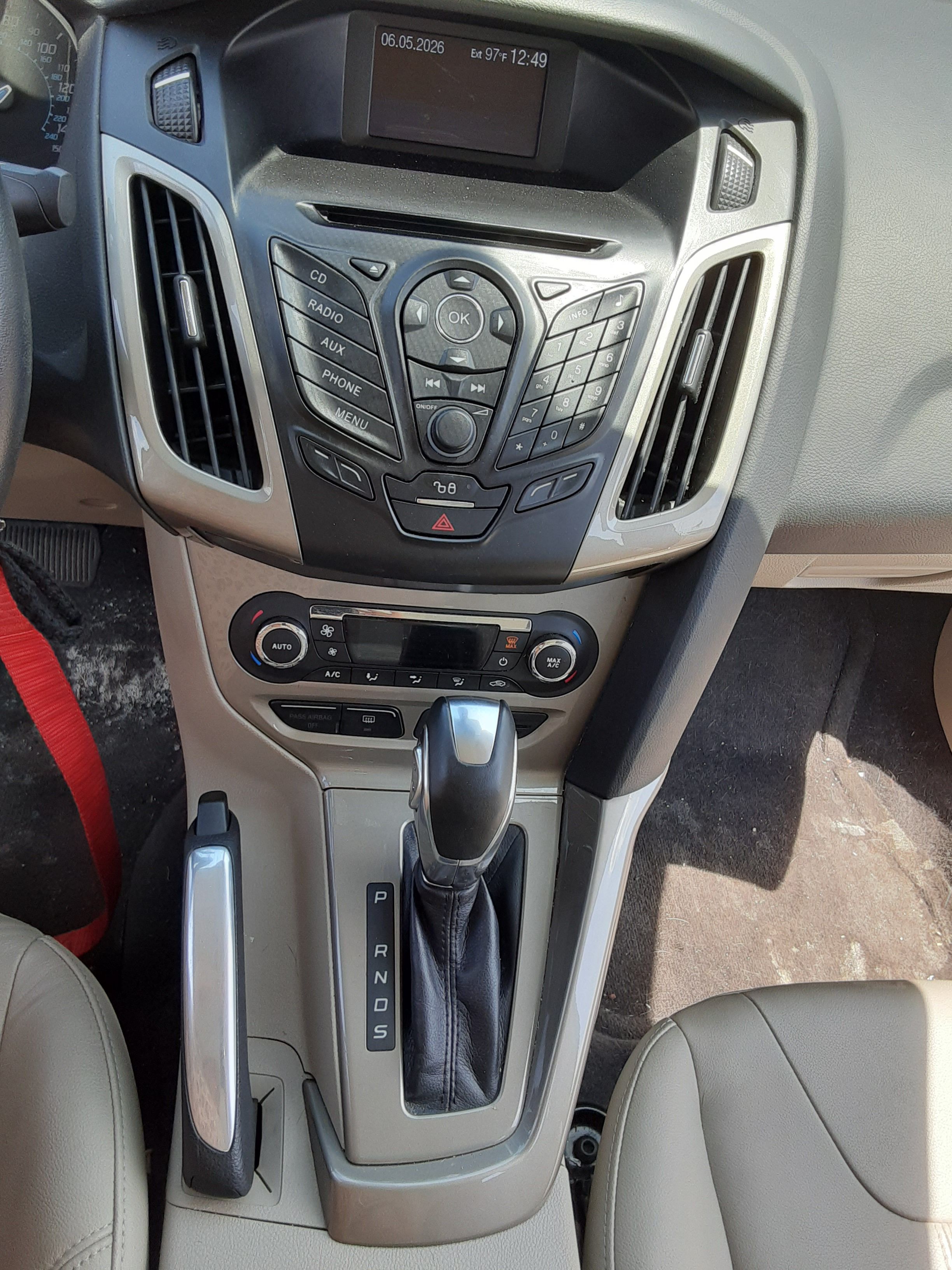 Used 2012 Ford Focus SEL FWD image 9