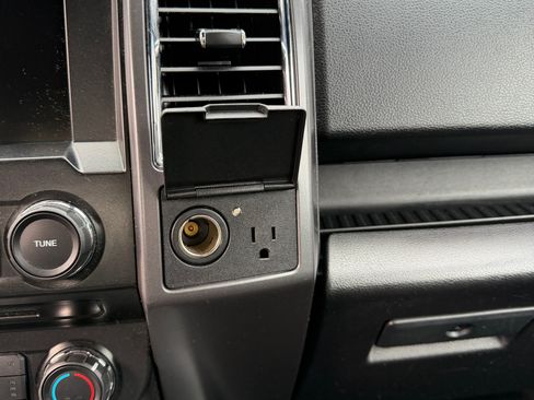 Used 2016 Ford F150 XLT w/ Equipment Group 302A Luxury image 27