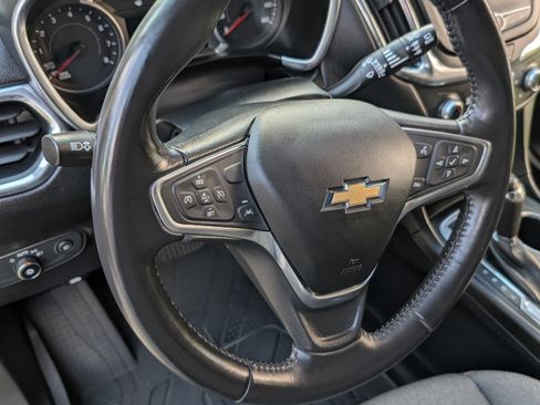 Used 2020 Chevrolet Equinox LT image 17