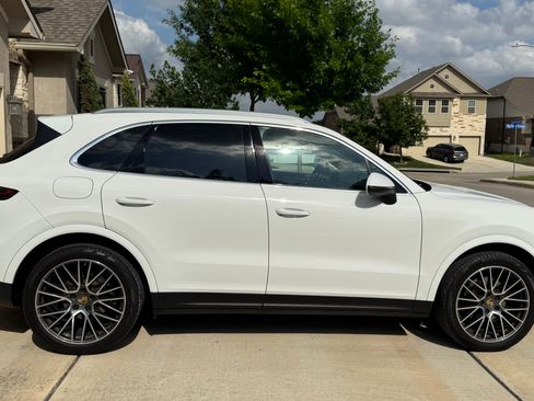 Used 2019 Porsche Cayenne image 9