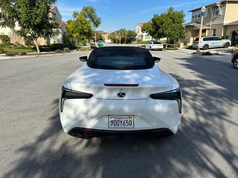 Used 2022 Lexus LC 500 Convertible image 2