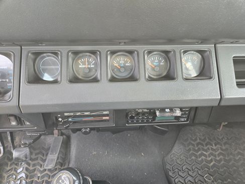 Used 1994 Jeep Wrangler SE image 13