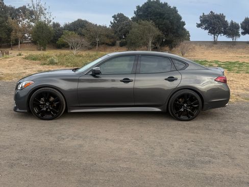 Used 2013 INFINITI M37 w/ Premium Pkg RWD image 2