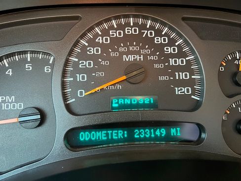 Used 2003 GMC Sierra 1500 SLE w/ Suspension Package, Off-Road image 2