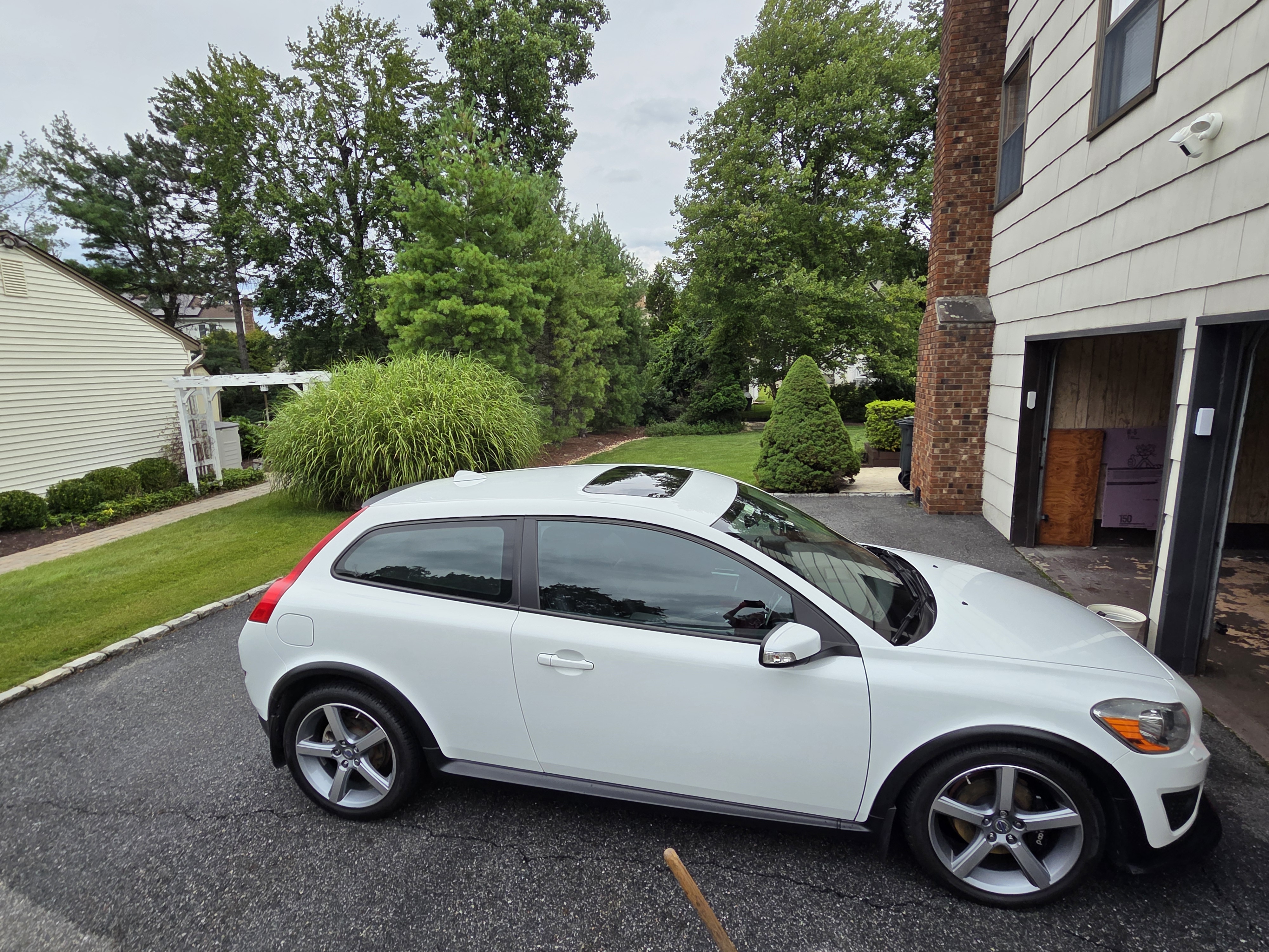 Used 2012 Volvo C30 T5 w/ Climate Pkg FWD image 11