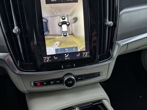 Used 2017 Volvo S90 T6 Momentum w/ Vision Package image 15