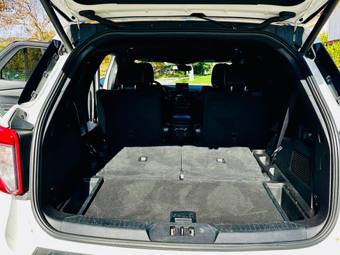 Used 2020 Ford Explorer ST w/ ST Street Pack image 12