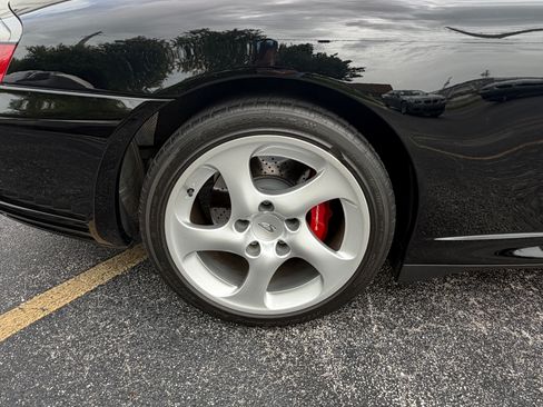 Used 2004 Porsche 911 Carrera 4S AWD/4WD image 8