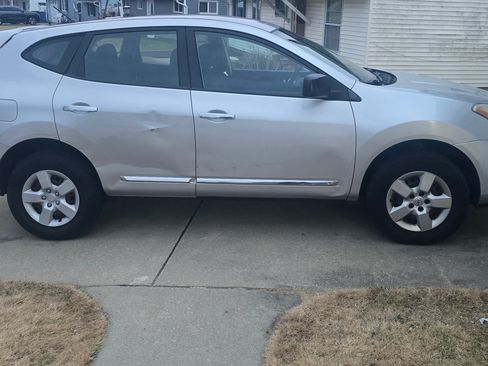 Used 2013 Nissan Rogue S image 4